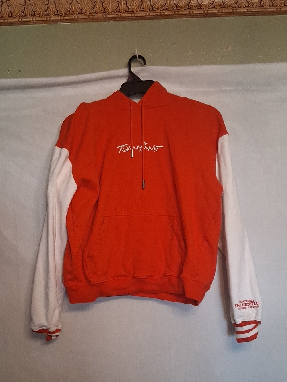 Tommyinnit Pogchamp Red and White Hooded Sweatshirt Size Small